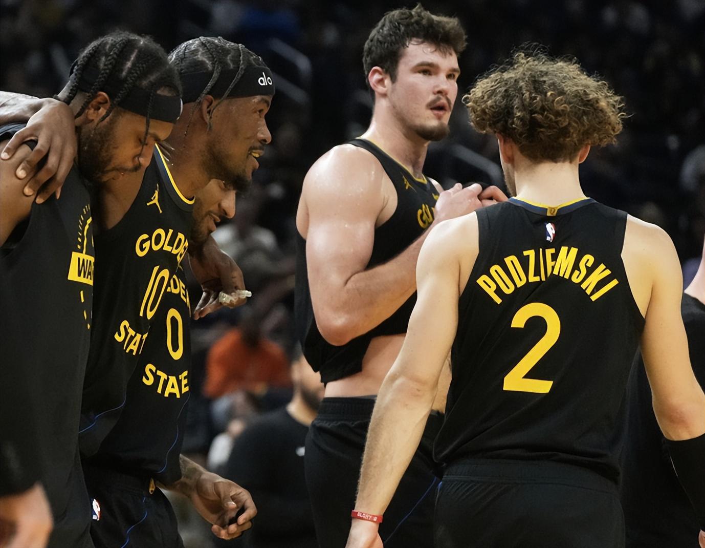 体育赛事-2年1.11亿美金，拒绝交易巴特勒！库里别急，勇士在下一盘大棋